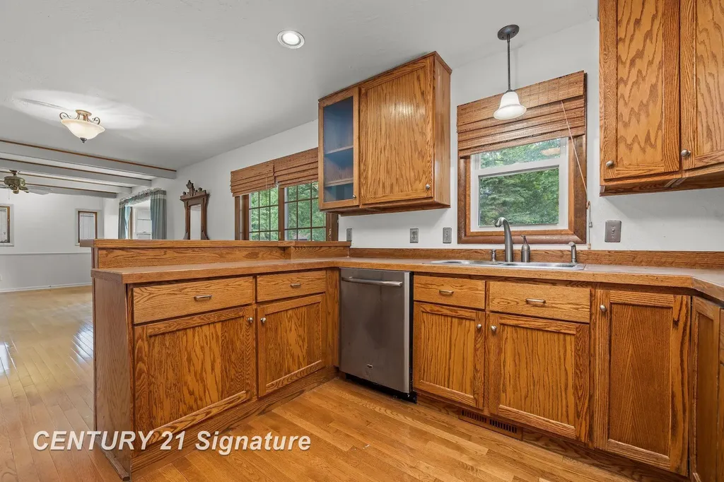 4140 Firethorn Drive Saginaw Charter Township MI 48603