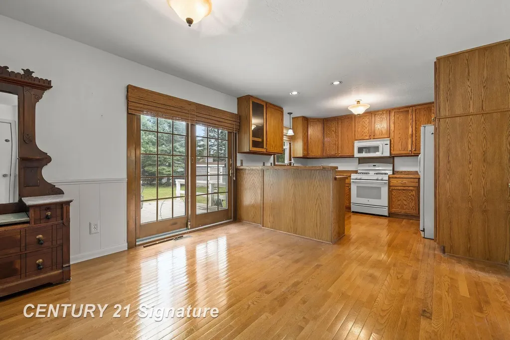4140 Firethorn Drive Saginaw Charter Township MI 48603