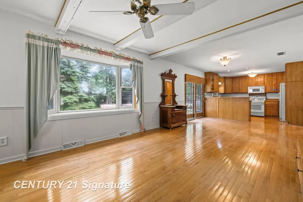 4140 Firethorn Drive Saginaw Charter Township MI 48603