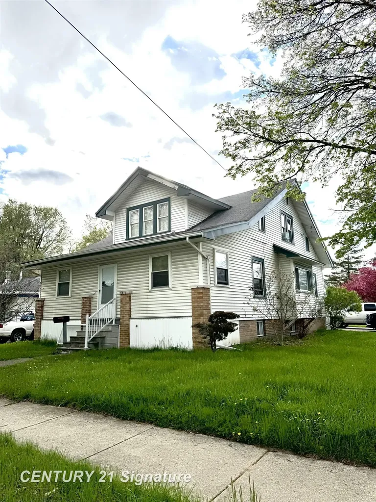 903 S Mason Street Saginaw City MI 48602