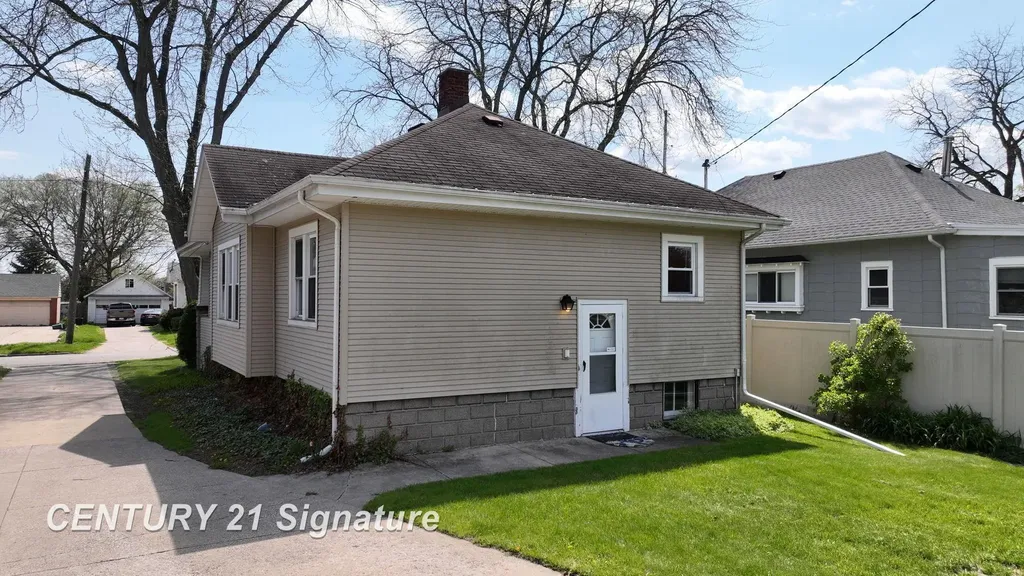 1548 Maine Street Saginaw City MI 48603