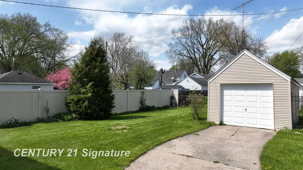 1548 Maine Street Saginaw City MI 48603