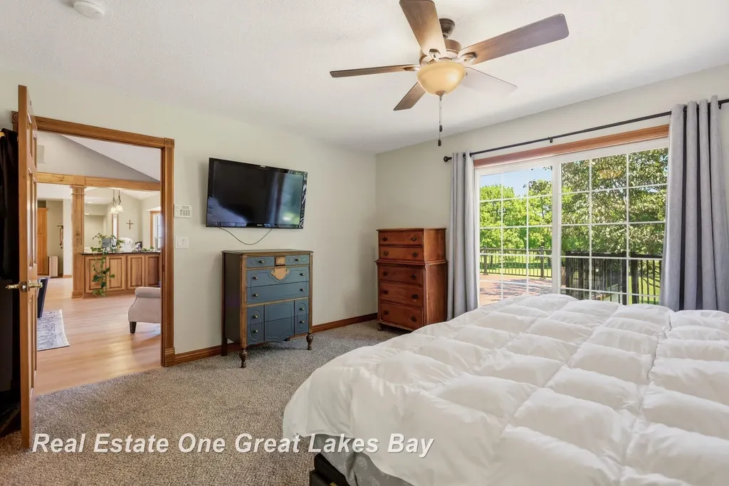 2530 N River Road Thomas Township MI 48609