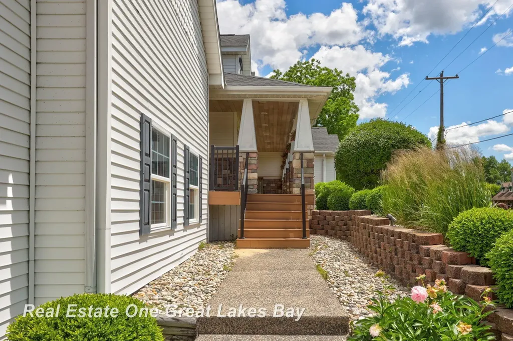 2530 N River Road Thomas Township MI 48609