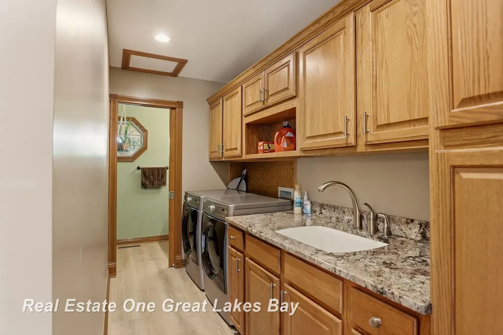 2530 N River Road Thomas Township MI 48609