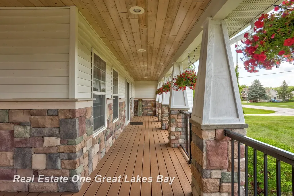 2530 N River Road Thomas Township MI 48609