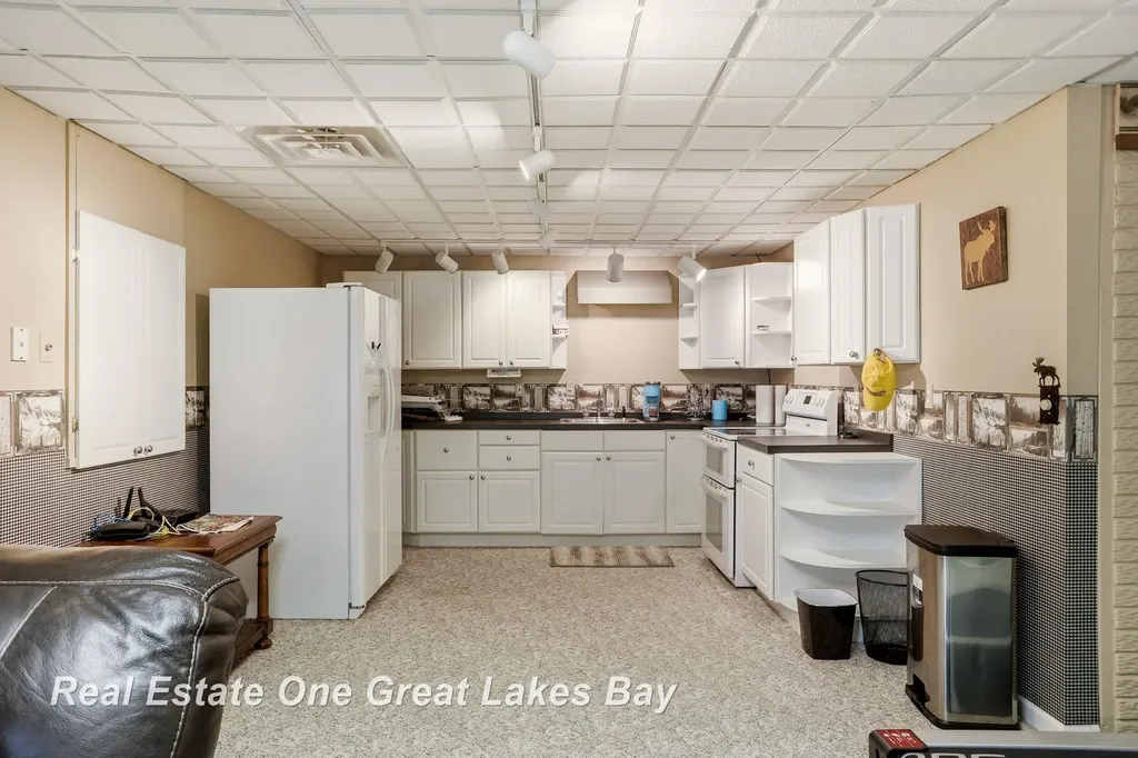 2530 N River Road Thomas Township MI 48609