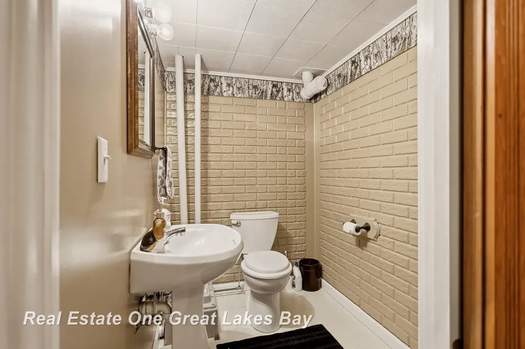 2530 N River Road Thomas Township MI 48609