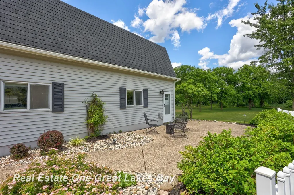 2530 N River Road Thomas Township MI 48609
