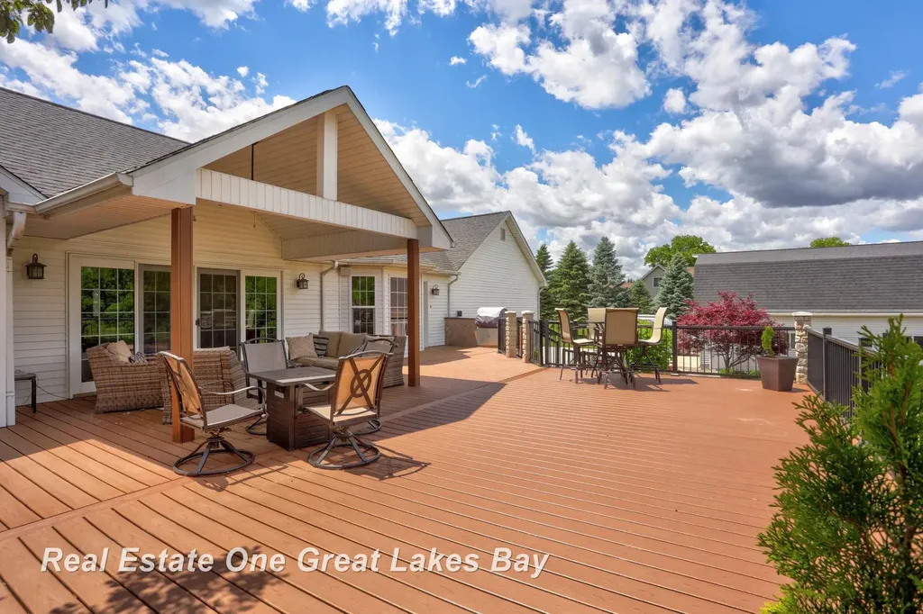 2530 N River Road Thomas Township MI 48609