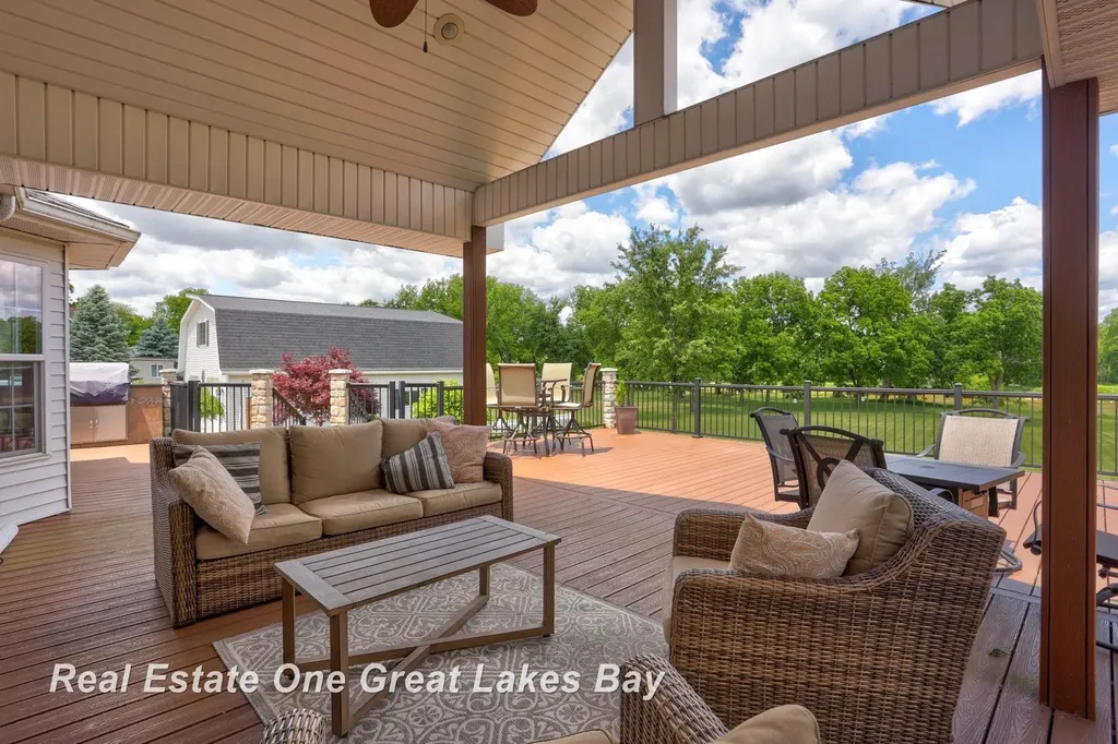 2530 N River Road Thomas Township MI 48609