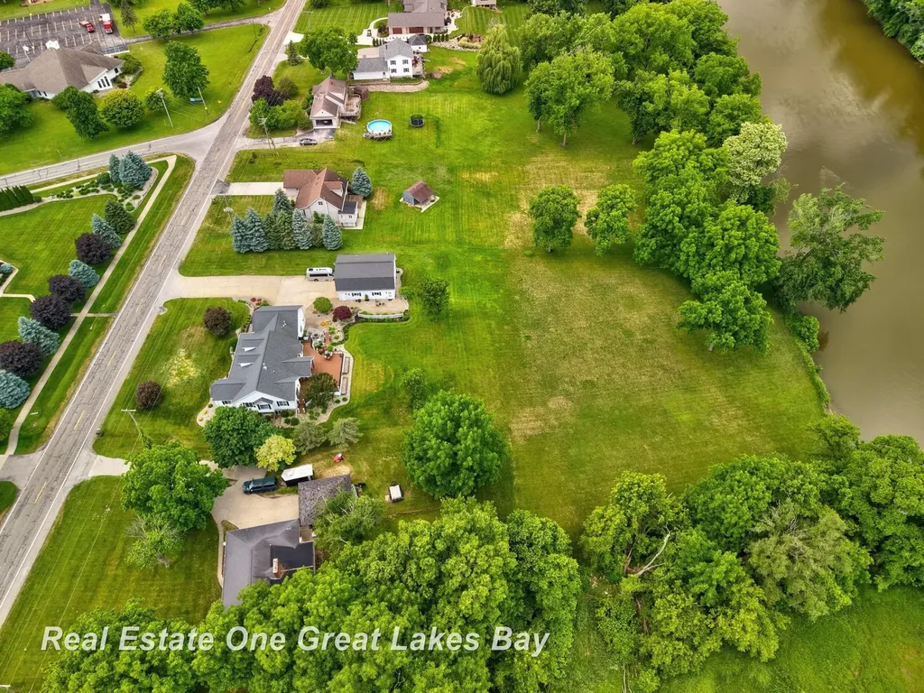 2530 N River Road Thomas Township MI 48609