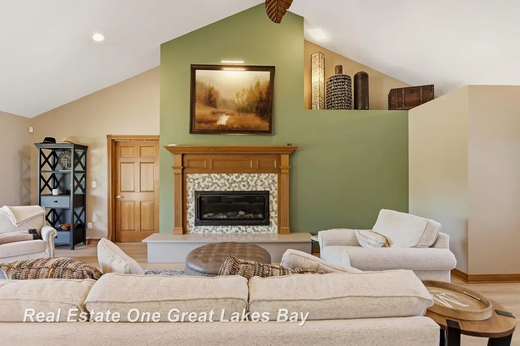 2530 N River Road Thomas Township MI 48609