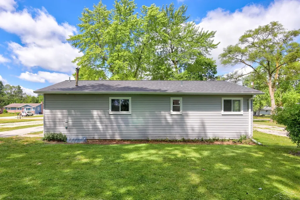 3374 Meyer Place Saginaw Charter Township MI 48603