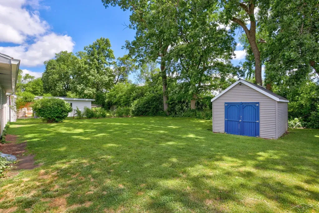 3374 Meyer Place Saginaw Charter Township MI 48603