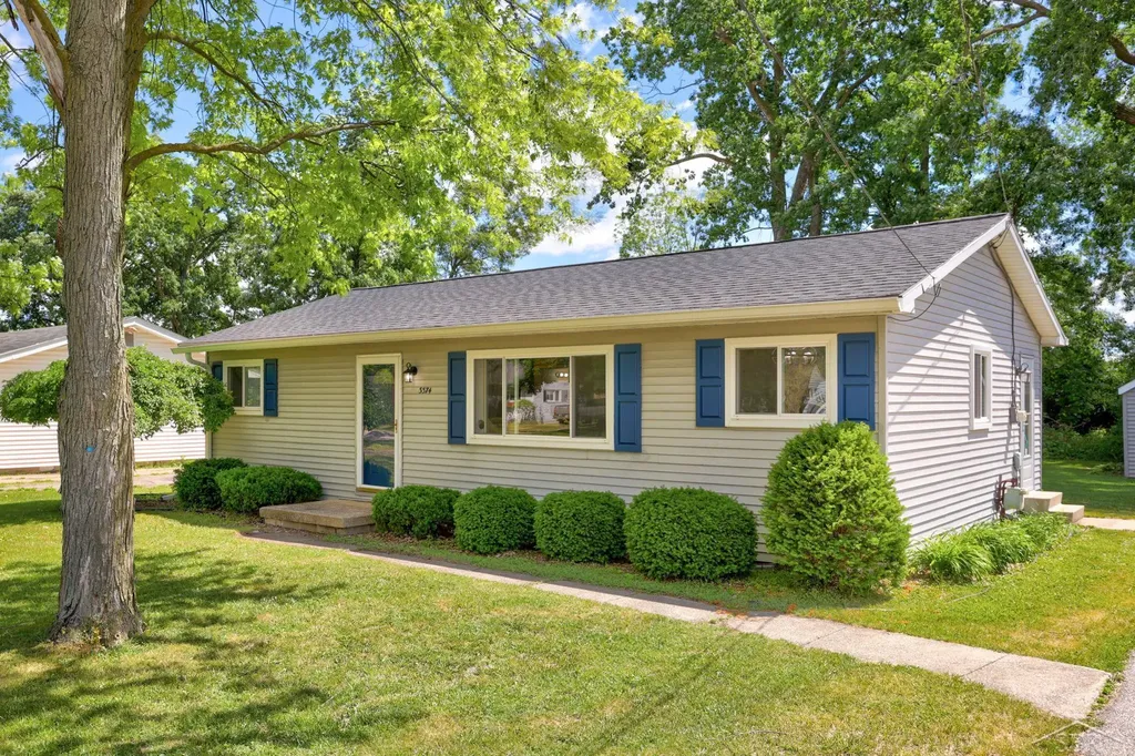 3374 Meyer Place Saginaw Charter Township MI 48603