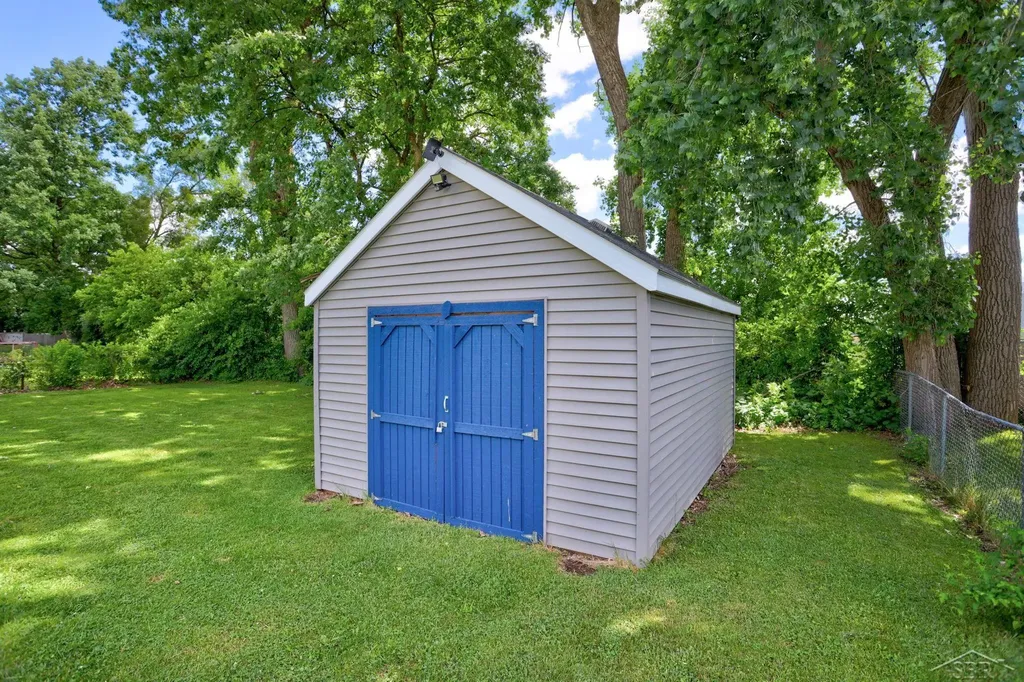 3374 Meyer Place Saginaw Charter Township MI 48603