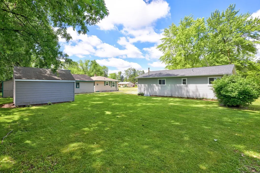 3374 Meyer Place Saginaw Charter Township MI 48603
