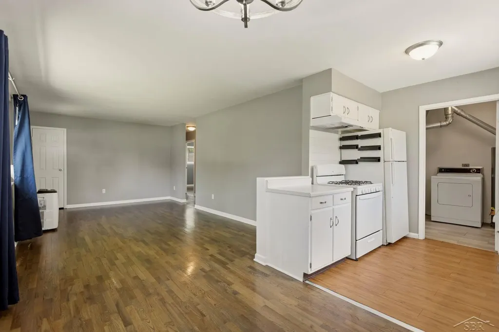 3374 Meyer Place Saginaw Charter Township MI 48603
