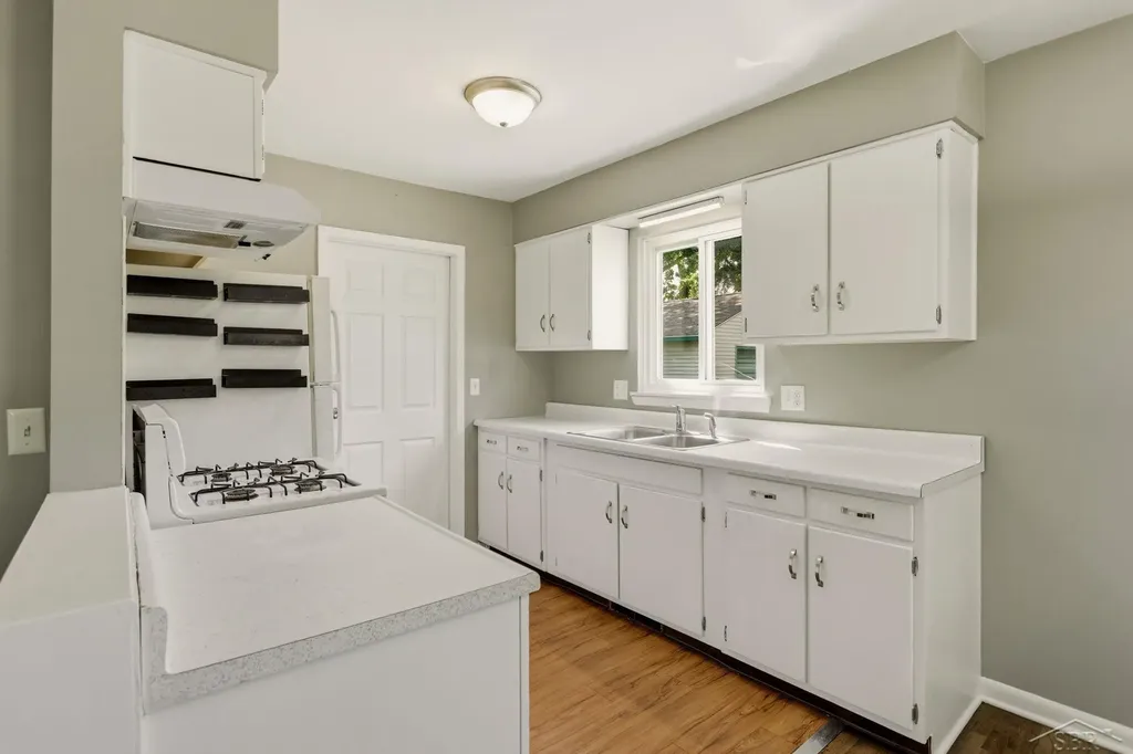 3374 Meyer Place Saginaw Charter Township MI 48603