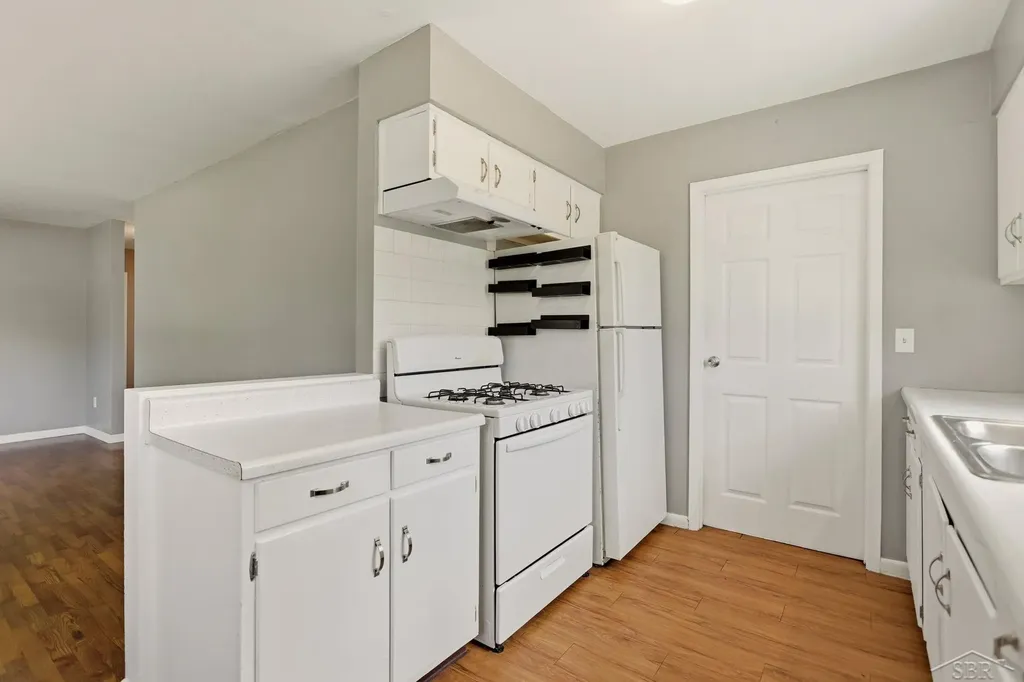 3374 Meyer Place Saginaw Charter Township MI 48603