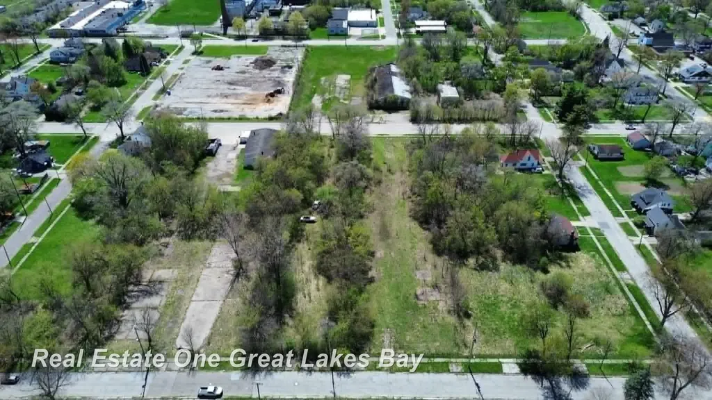1317 S Park Avenue Saginaw City MI 48601