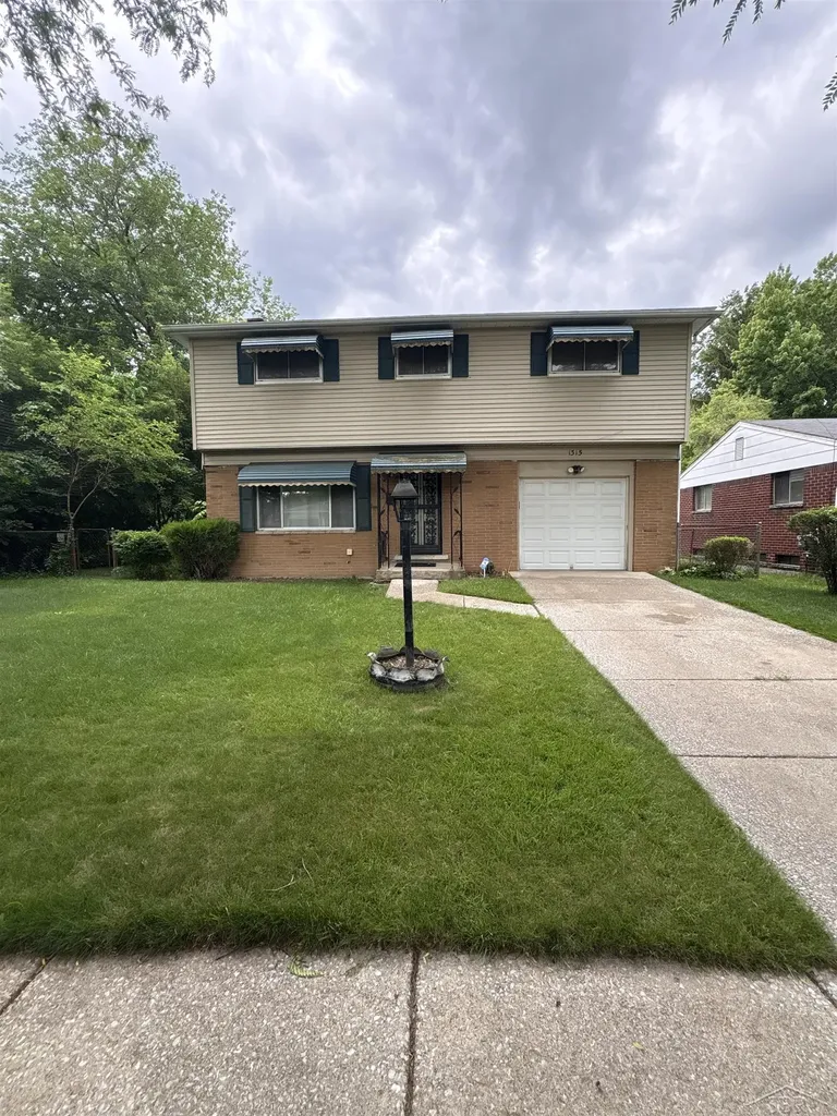 1315 Dillon Street Saginaw City MI 48601
