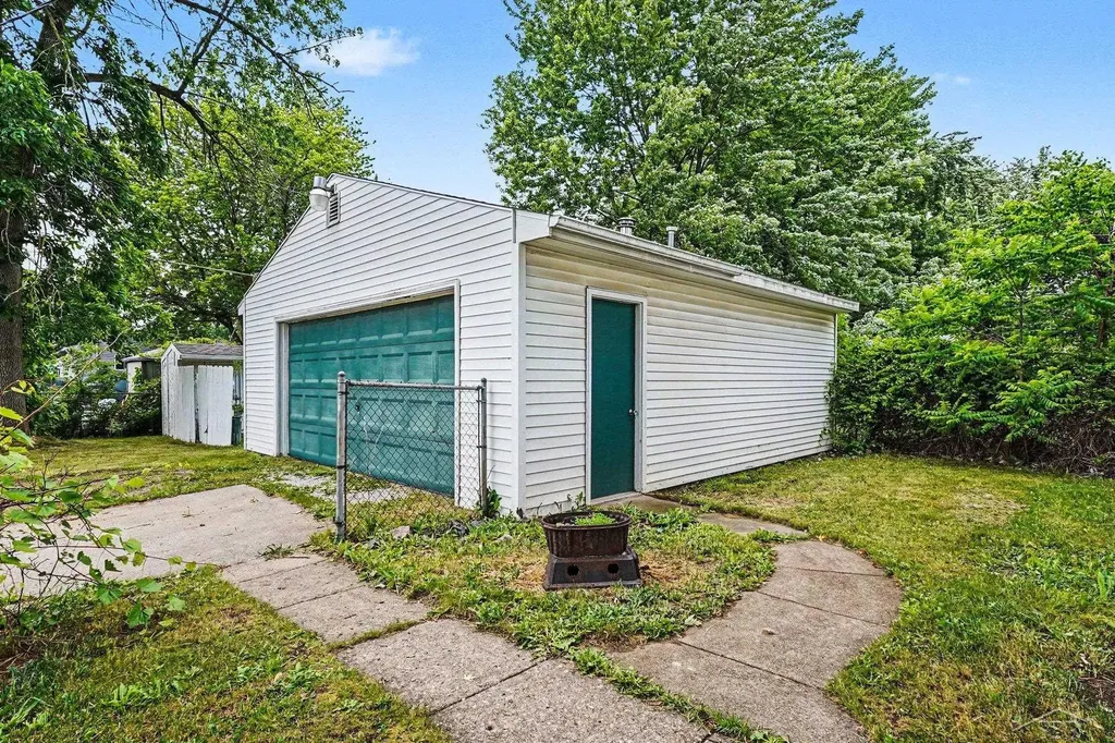 4509 Cadillac Place Carrollton Township MI 48604