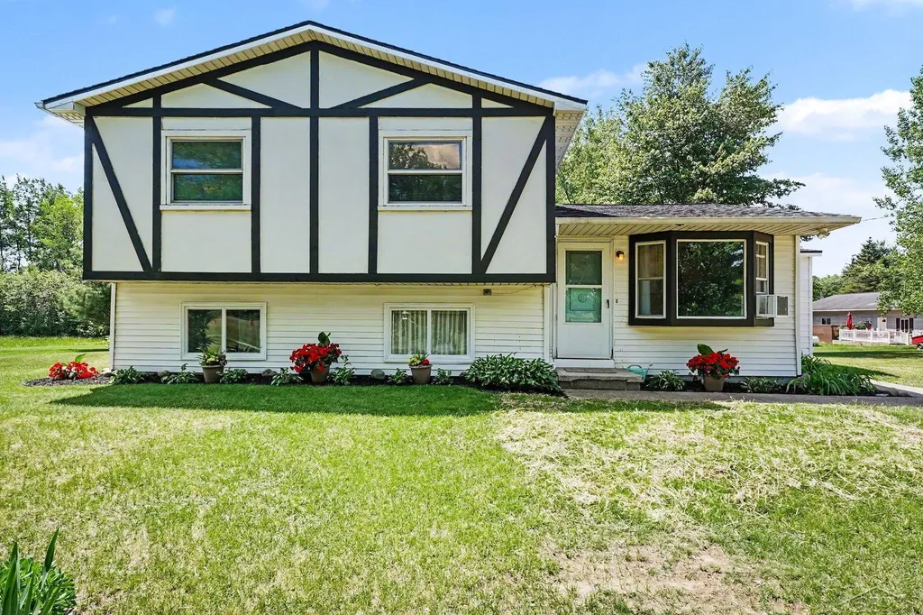 2424 E Shaffer Road Mills Township MI 48642