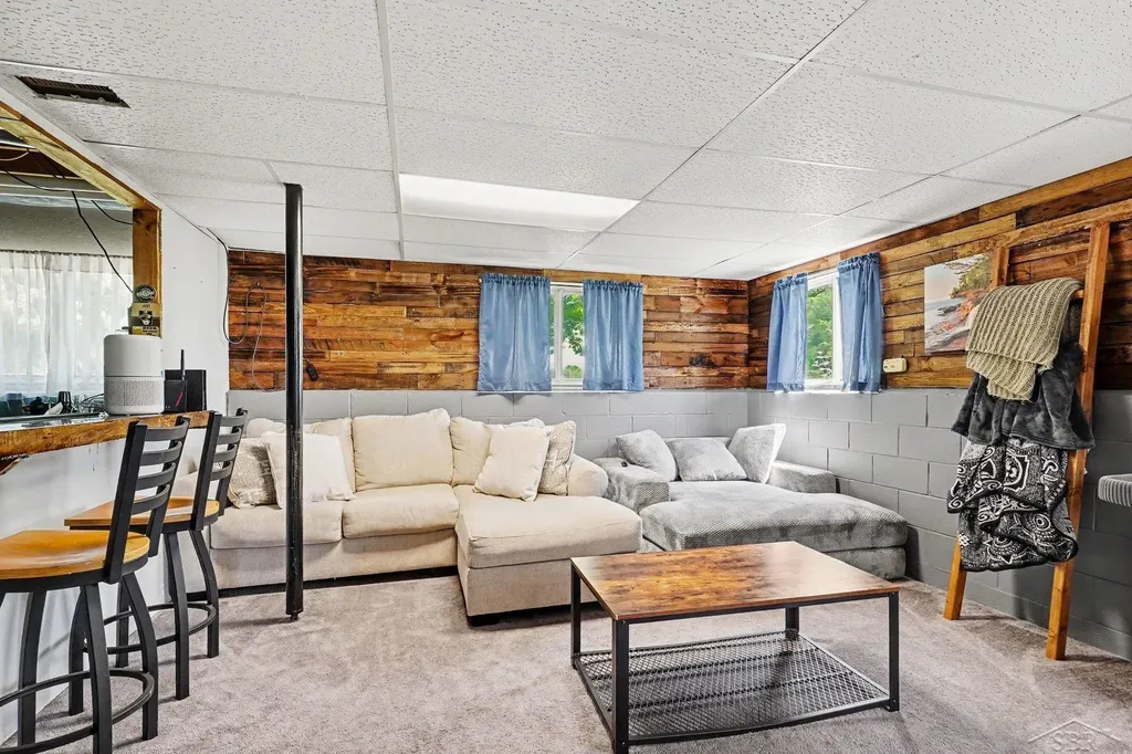 2424 E Shaffer Road Mills Township MI 48642