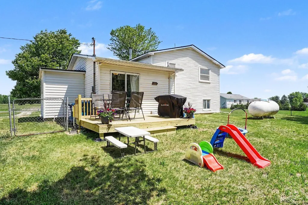 2424 E Shaffer Road Mills Township MI 48642