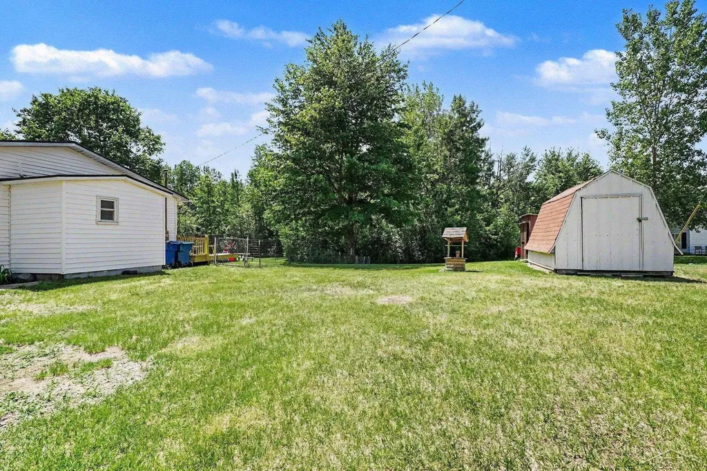 2424 E Shaffer Road Mills Township MI 48642