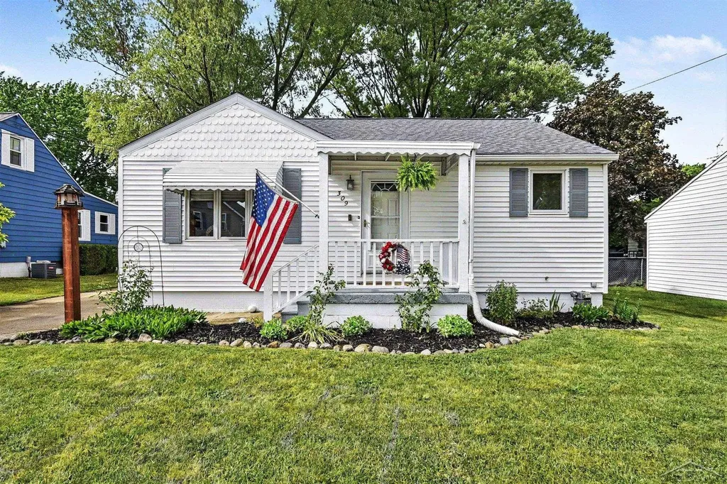 309 E Jeanette Street Bay City City MI 48706