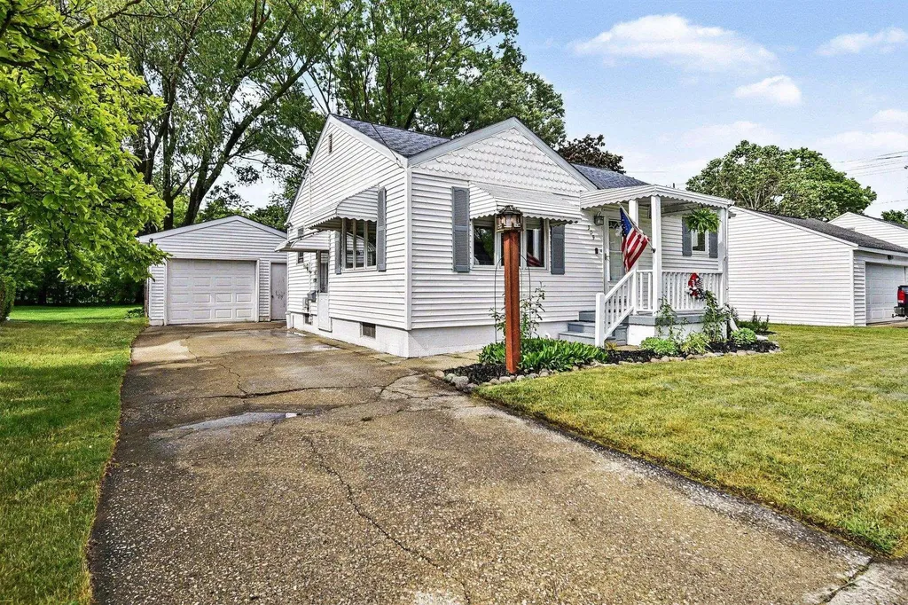309 E Jeanette Street Bay City City MI 48706