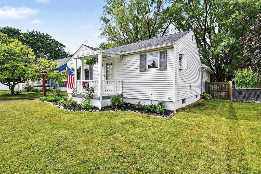 309 E Jeanette Street Bay City City MI 48706