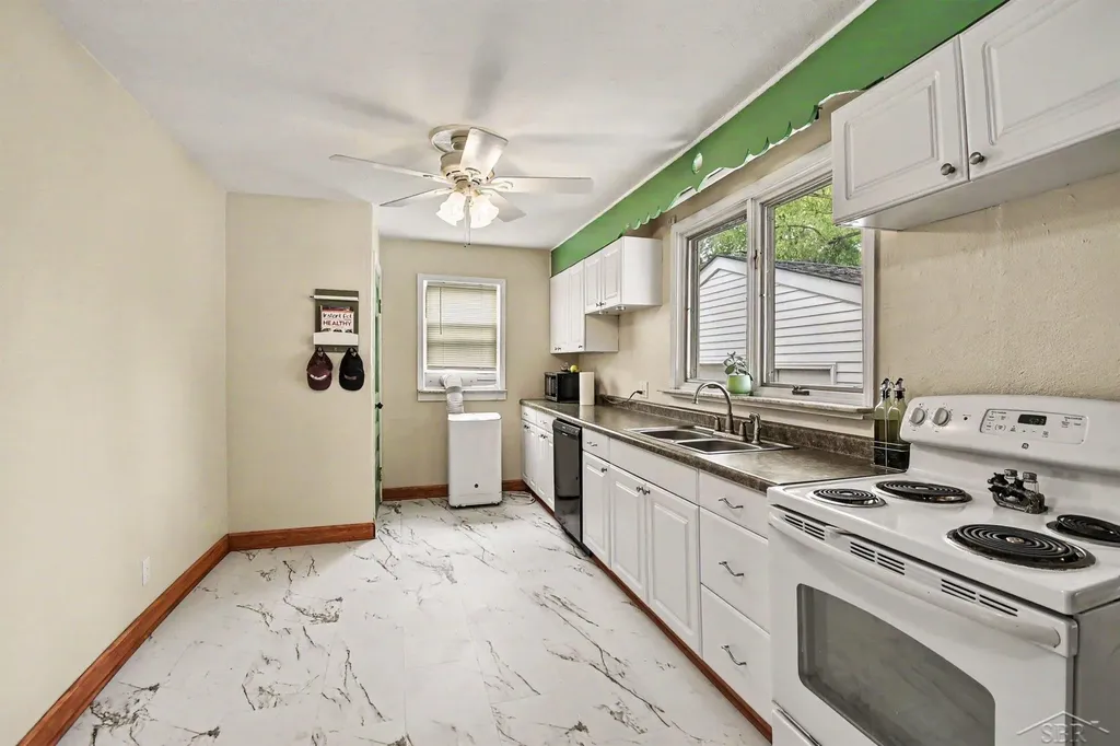 309 E Jeanette Street Bay City City MI 48706