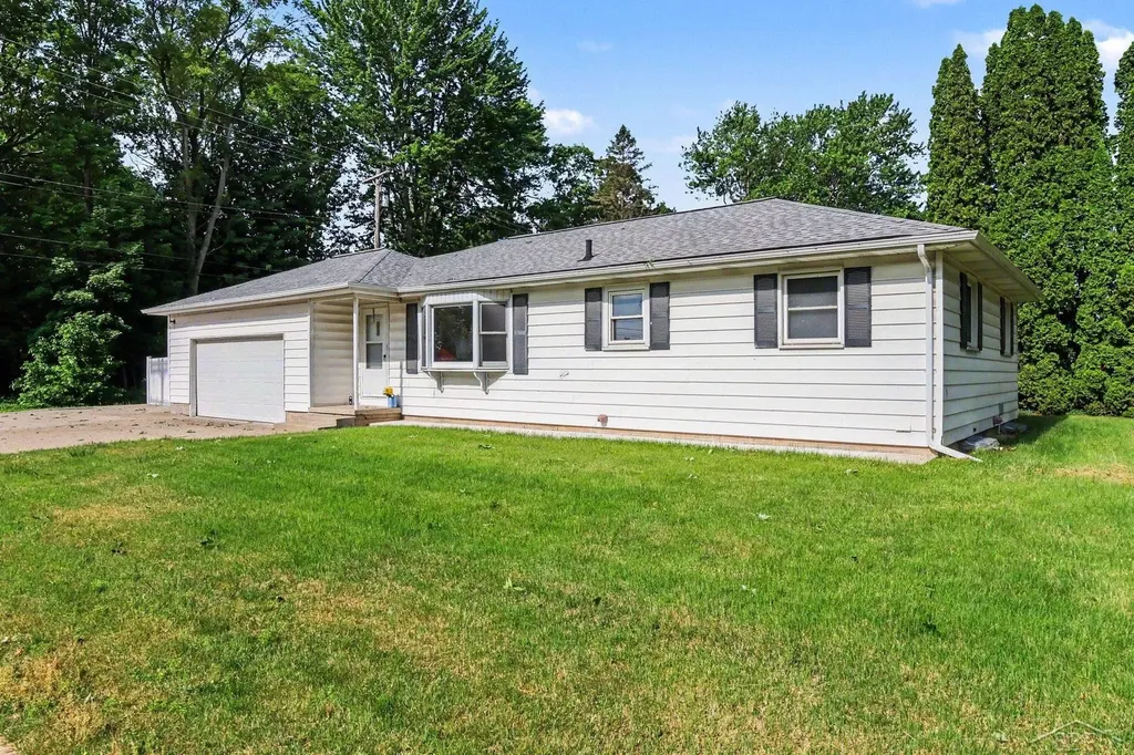 2705 Washington Street Midland City MI 48642