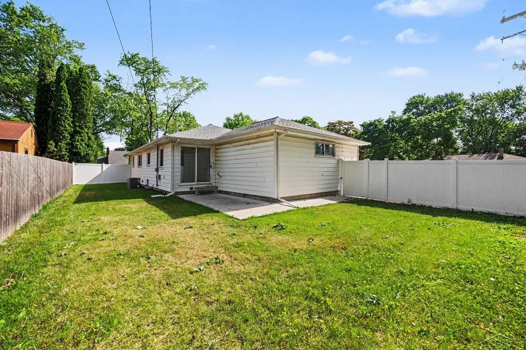 2705 Washington Street Midland City MI 48642