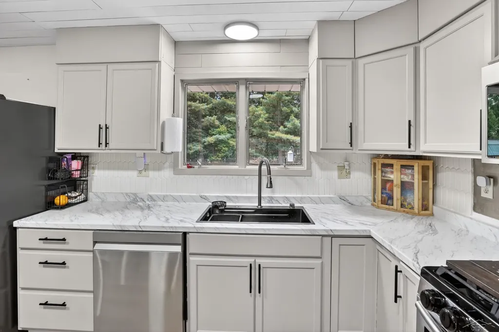 3121 Dale Street Hayes Township MI 48625