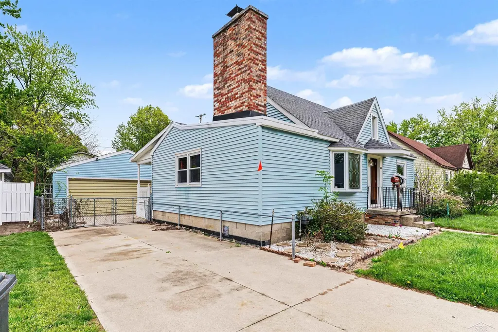 2110 Tennessee Street Midland City MI 48642
