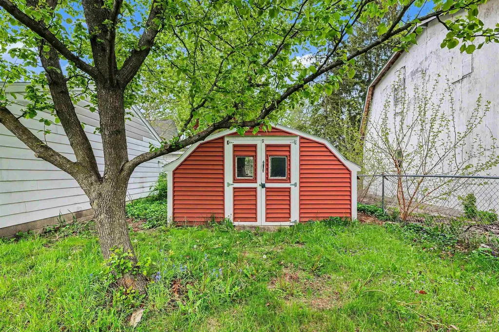 2110 Tennessee Street Midland City MI 48642