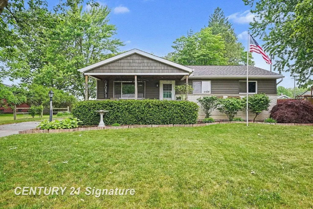 220 S 7th Street Tittabawassee Township MI 48623
