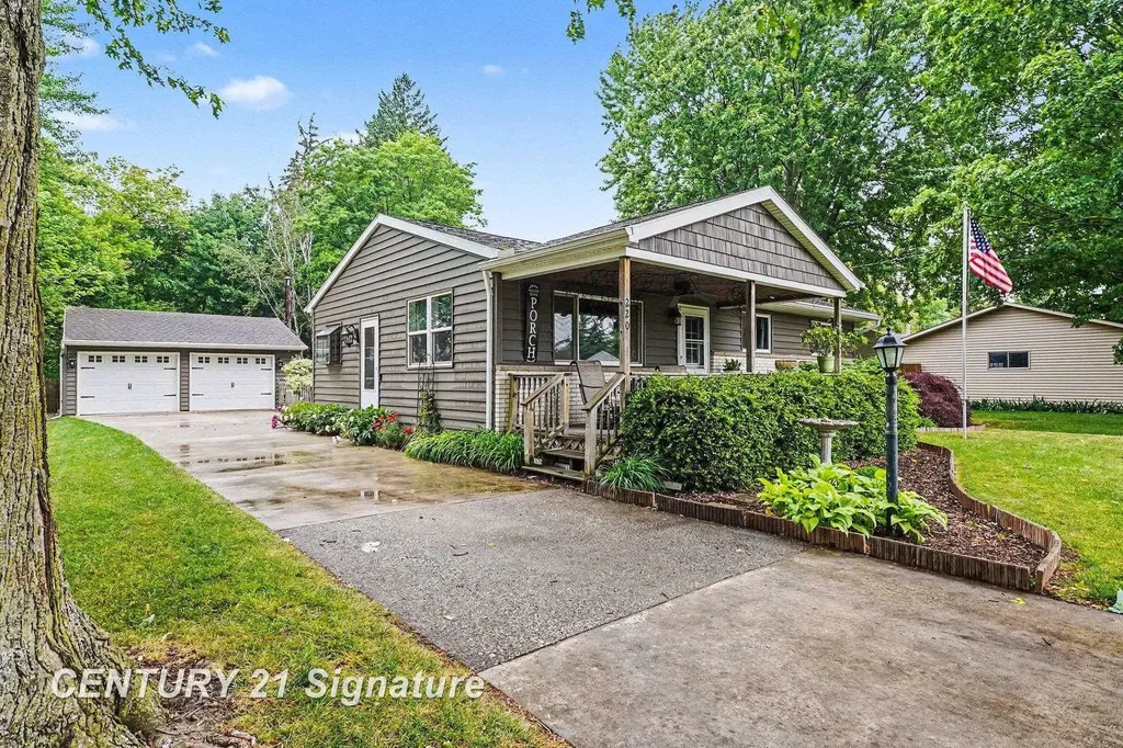 220 S 7th Street Tittabawassee Township MI 48623