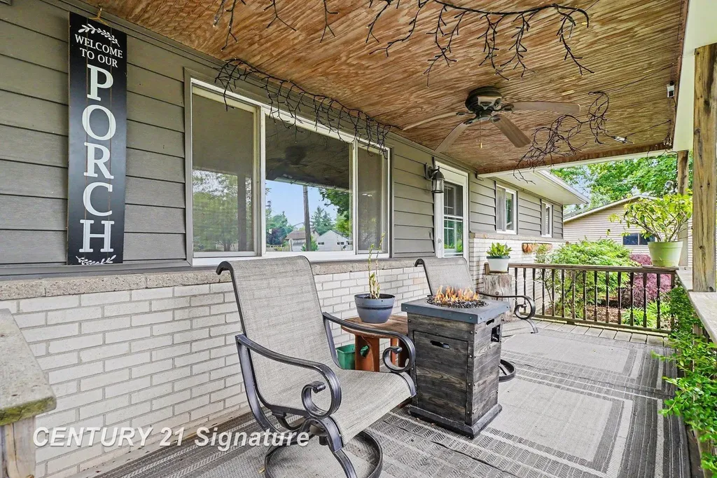 220 S 7th Street Tittabawassee Township MI 48623