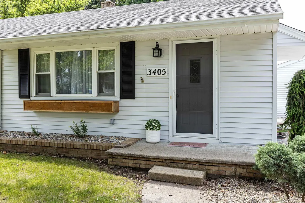 3405 Meyer Place Saginaw Charter Township MI 48603