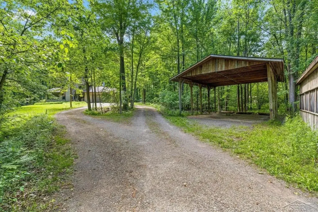 4455 N Ehlers Road Larkin Charter Township MI 48642