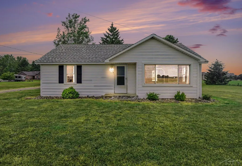 3110 S Merrill Road Lakefield Township MI 48637