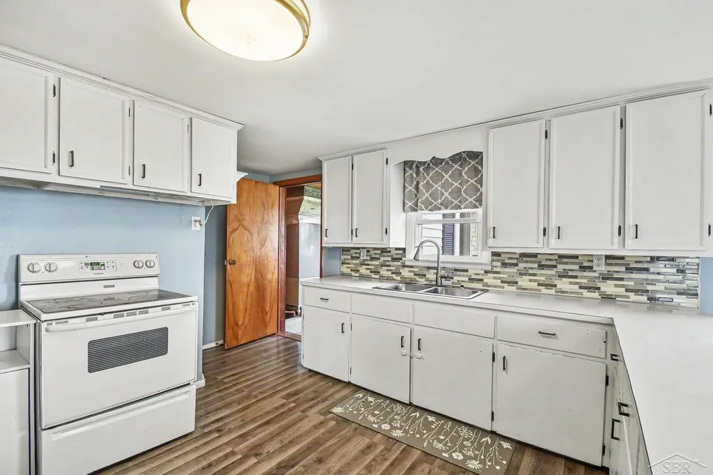 3110 S Merrill Road Lakefield Township MI 48637
