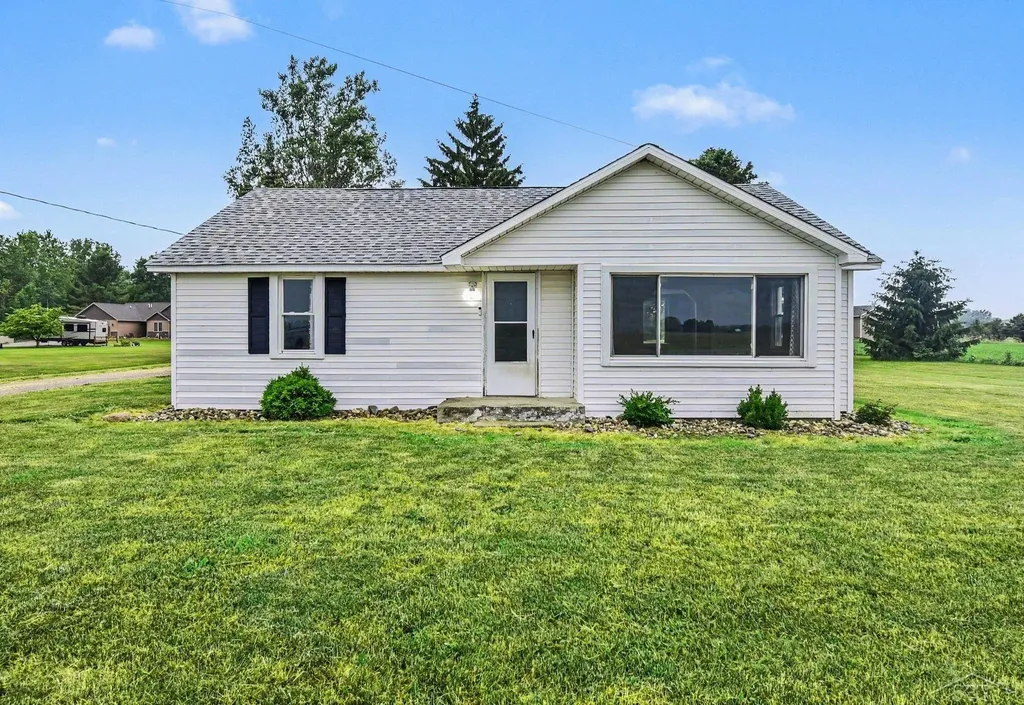 3110 S Merrill Road Lakefield Township MI 48637