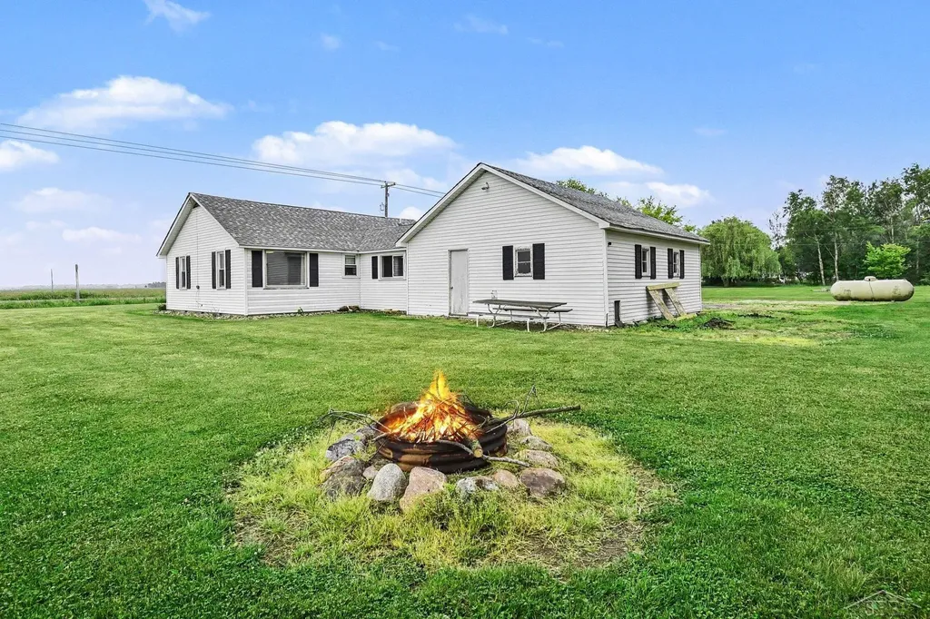 3110 S Merrill Road Lakefield Township MI 48637